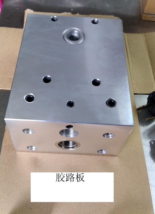 胶路板.jpg